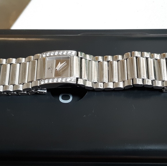 BAUME ET MERCIER Catwalk Swiss watch - Picture 2 of 6